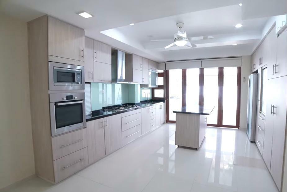 Prop-GPT: Terrace: D23 Hillview Hillview Terrace house for rent