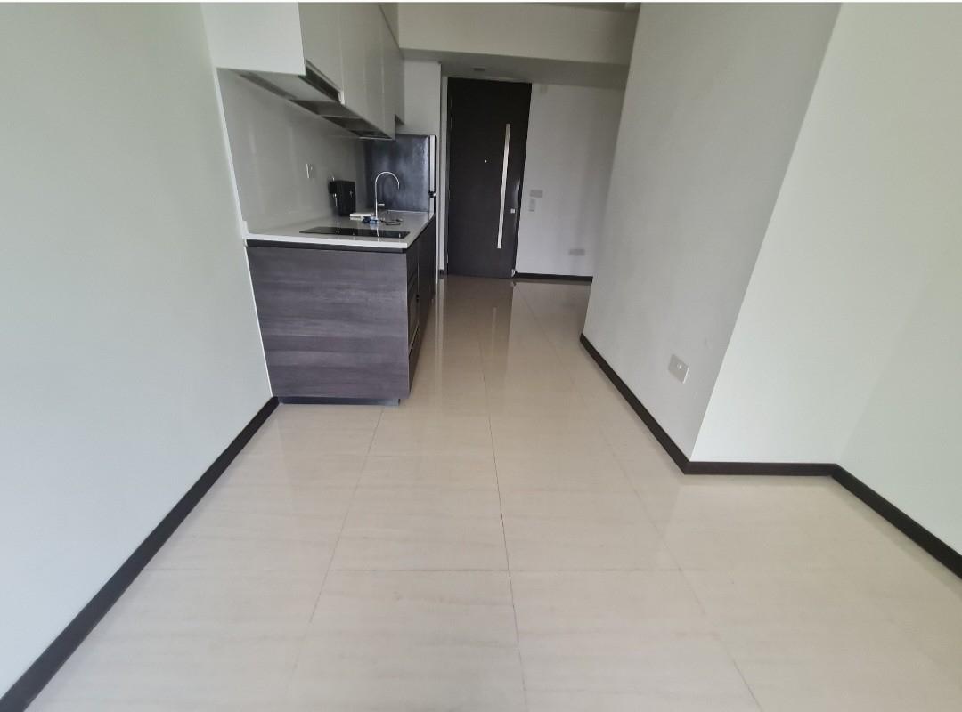 Condominium for Rent, Sims Urban Oasis Condominium For Rent, $3,988, 2 Bed 1 Bath 624 sqft $6.39 psf, SGD 3,988