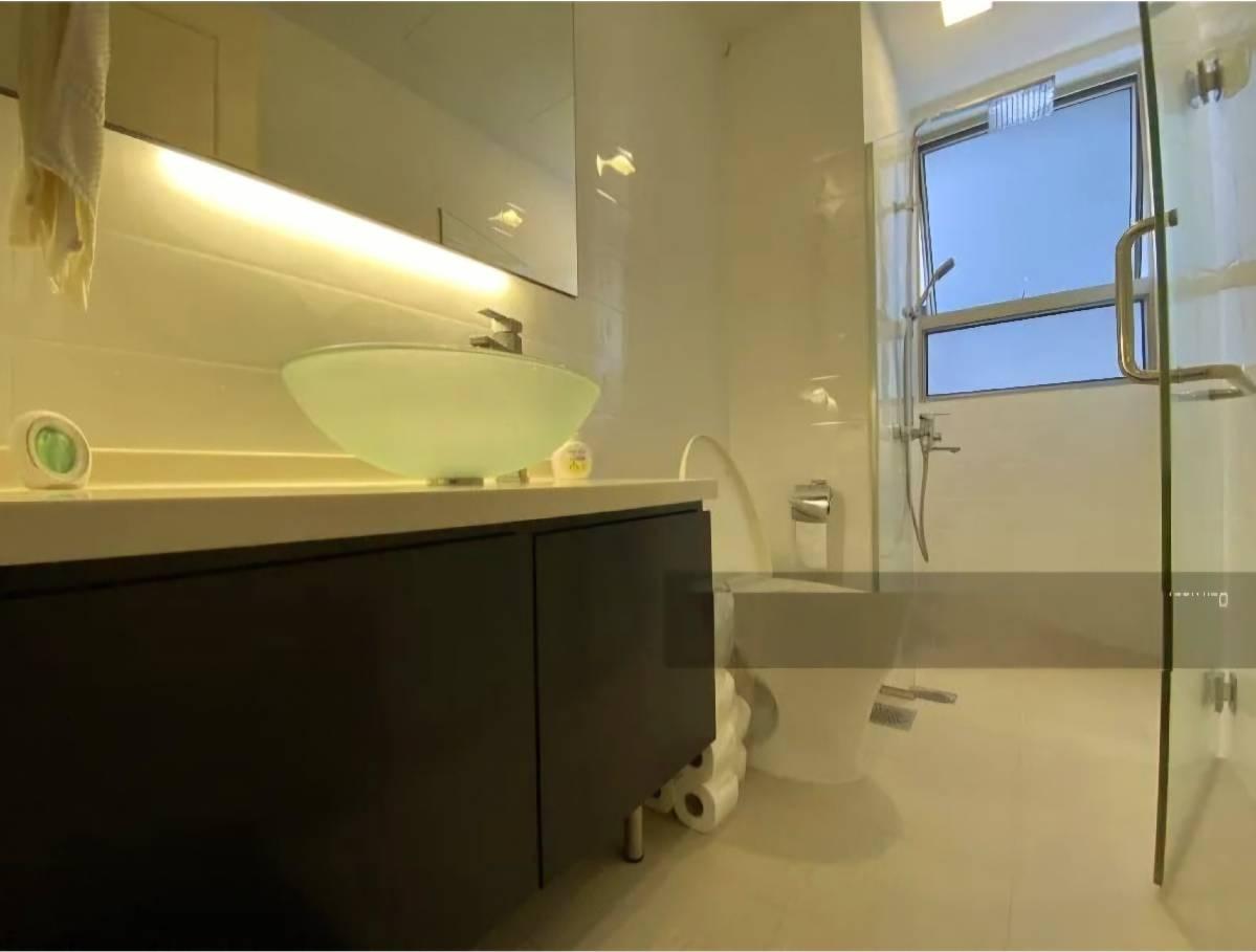 Condominium for Rent, The Bayshore Condominium For Rent, $4,200, 2 Bed 2 Bath 926 sqft $4.54 psf, SGD 4,200 | 99-year Leasehold