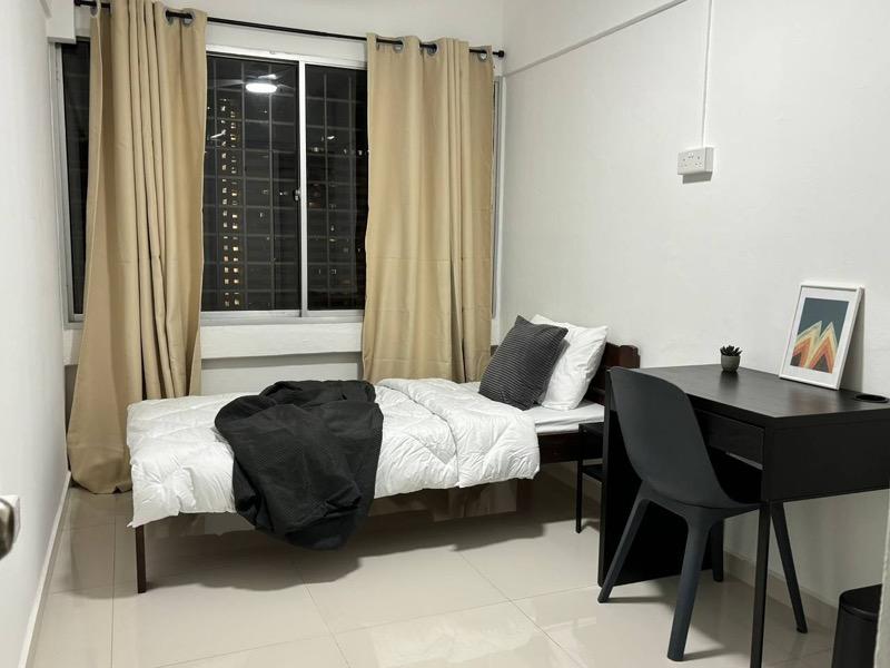 Apartment for Rent, People's Park Complex Apartment For Rent, $7,000, 6 Bed 4 Bath 1,120 sqft $6.25 psf, SGD 7,000