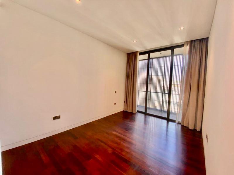 Prop-GPT: Condominium: D09  Lloyd Sixtyfive