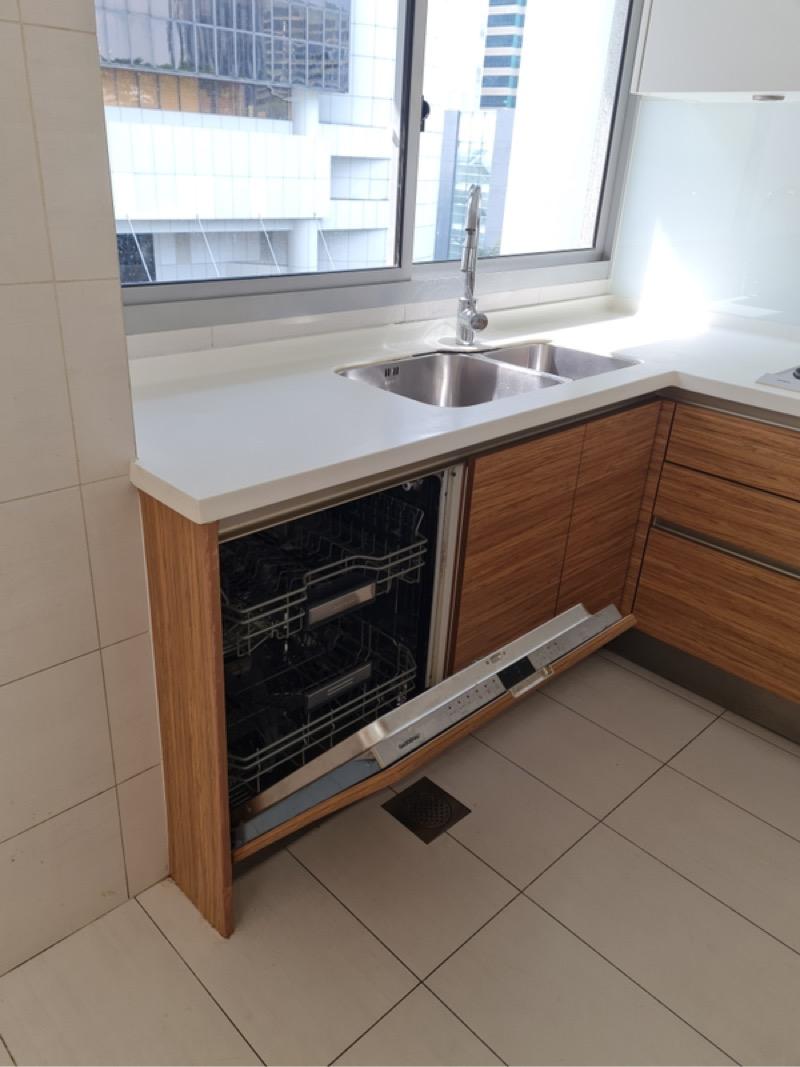 Condominium for Rent, Suites @ Cairnhill Condominium For Rent, $10,000, 4 Bed 4 Bath 1,860 sqft $5.38 psf, SGD 10,000