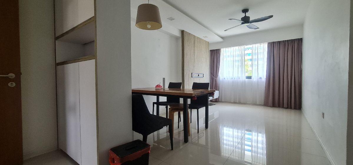 Prop-GPT: HDB Apartment: D19 Punggol 308A Punggol Walk