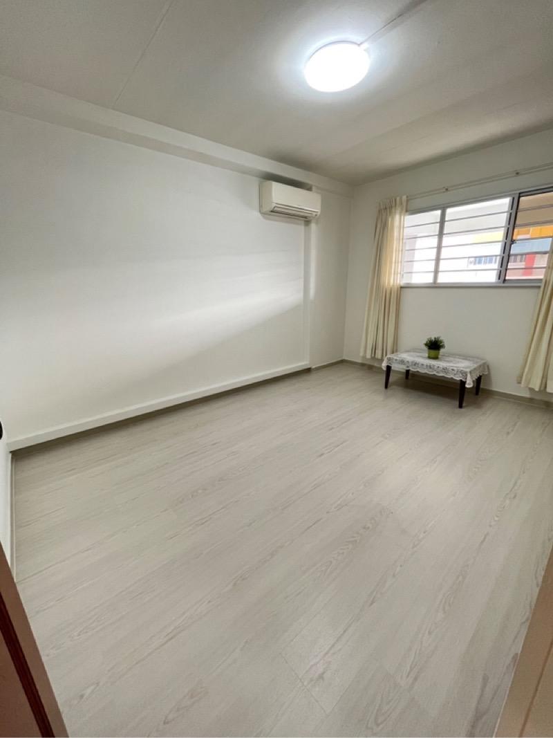 Prop-GPT: HDB Apartment: D18  894A Tampines Street 81