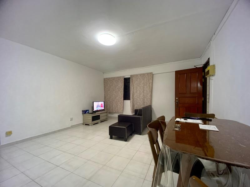 Prop-GPT: HDB Apartment: D21  202 Clementi Avenue 6