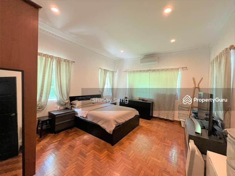 Bungalow - Good Class for Rent, Gorgeous single storey Golden Class Bungalow at Victoria Park Road call Shirley at hp: 96724011, SGD 23,000