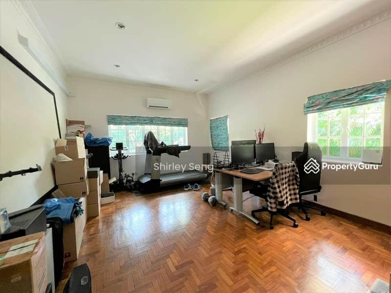 Bungalow - Good Class for Rent, Gorgeous single storey Golden Class Bungalow at Victoria Park Road call Shirley at hp: 96724011, SGD 23,000