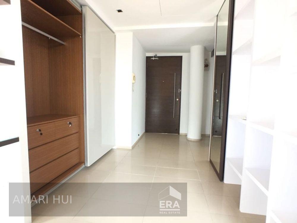Condominium for Rent: 