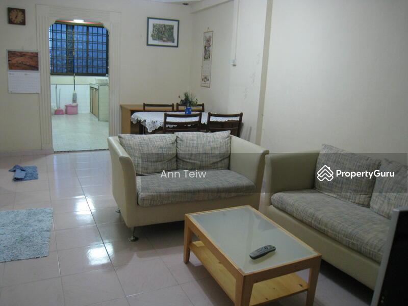 Prop-GPT: HDB Flat: D23 Bukit Batok 504 Bukit Batok Street 52