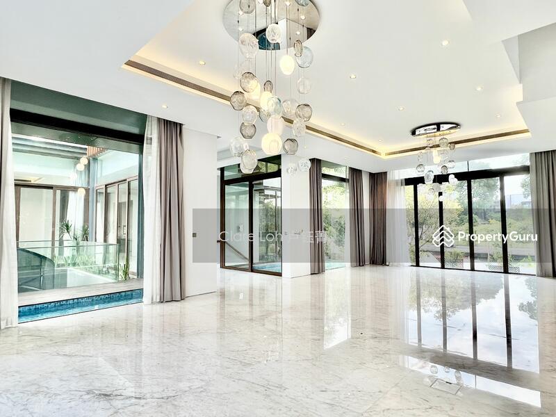 Prop-GPT: Bungalow - Good Class: D10  9*4696782Ultra modern gcb w lift on massive garden