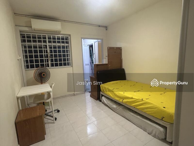 Prop-GPT: HDB Flat: D19  650 Hougang Avenue 8
