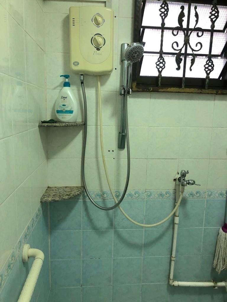 HDB Apartment for Rent, 144 Lorong 2 Toa Payoh HDB Apartment Room Rental, $780, 1 Bed 1 Bath 1,615 sqft $0.48 psf, SGD 780 | 99-year Leasehold