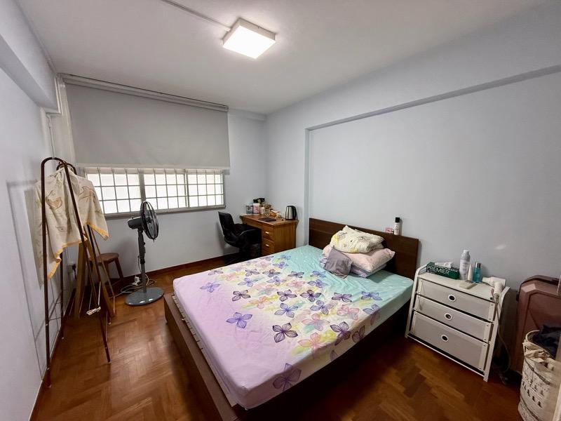 Prop-GPT: HDB Apartment: D27 Yishun 652 Yishun Avenue 4