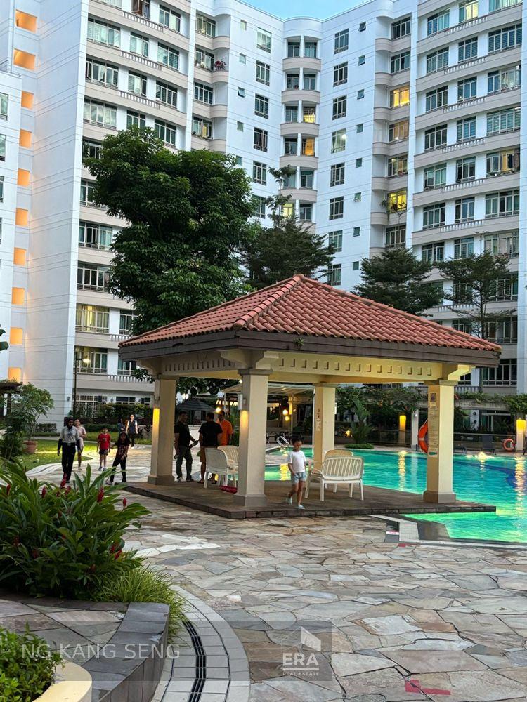 Condominium for Rent: 