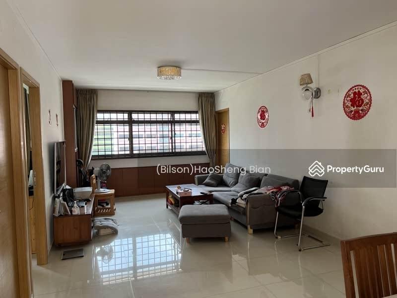 HDB Flat for Rent, 718 Tampines Street 72, SGD 900 | 99-year lease