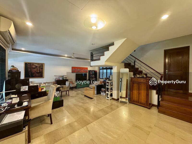 Prop-GPT: Semi-Detached: D10  Rare! Nassim vicinity 3 storey Semi Detached , short walk to Shangri-la and surround by tranquility