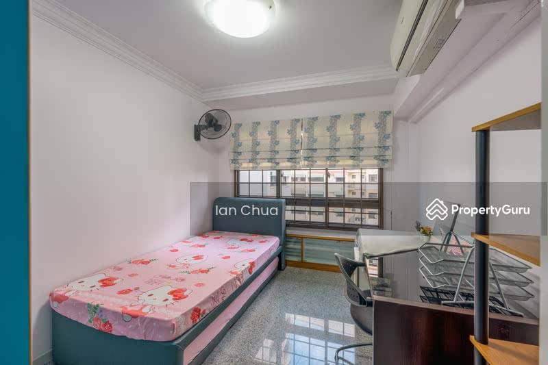 Prop-GPT: HDB Flat: D22 Boon Lay 661C Jurong West Street 64