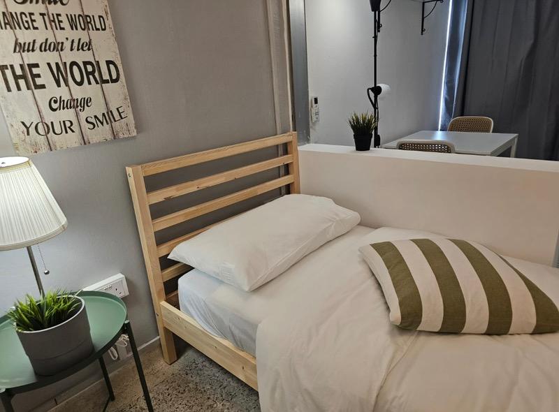 Apartment for Rent, Lakeview Estate Apartment Room Rental, $1,250, 1 Bed 150 sqft $8.33 psf, SGD 1,250 | 99-year Leasehold