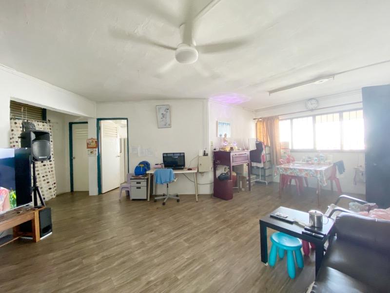 Prop-GPT: HDB Apartment: D18  916 Tampines Street 91