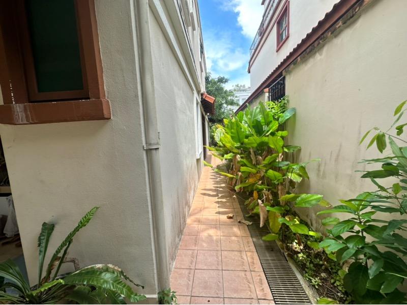 Semi-Detached for Rent: D23