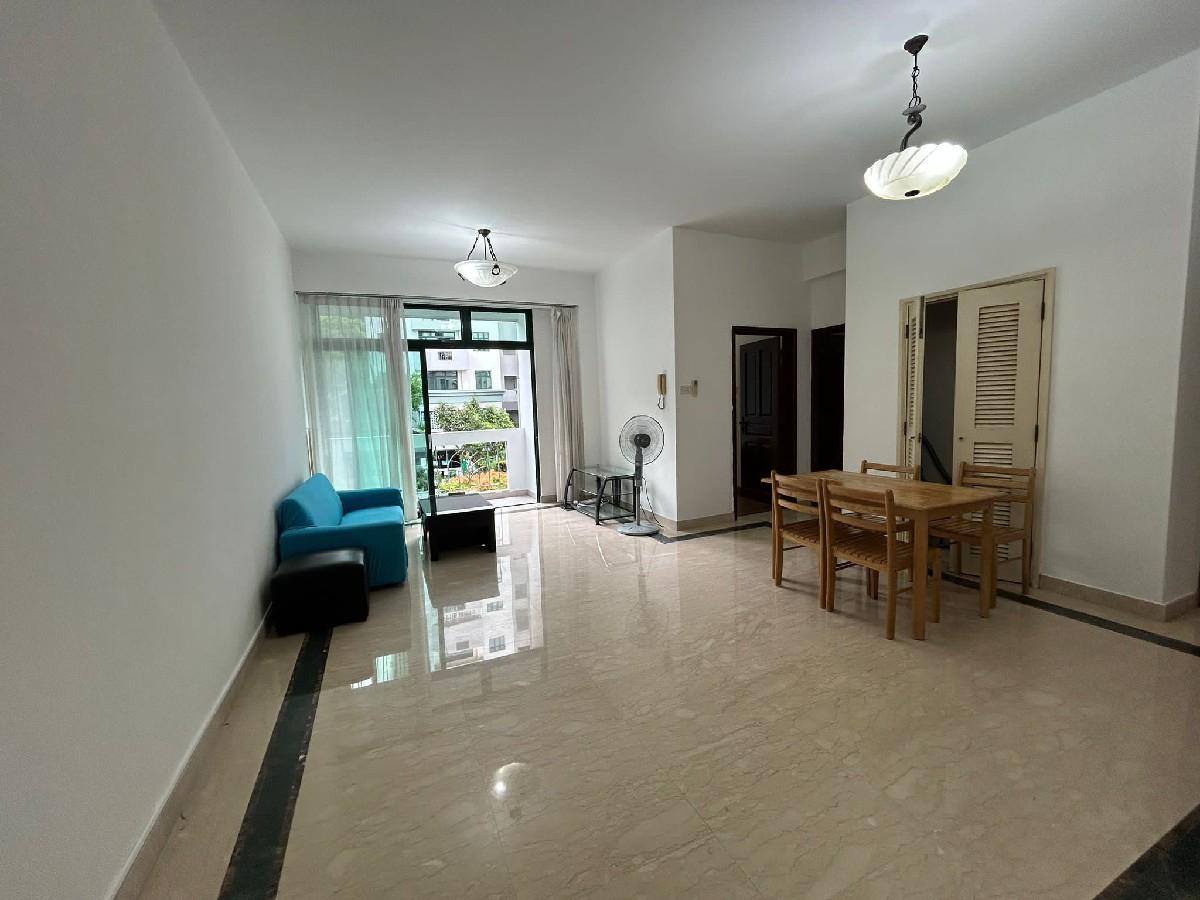 Prop-GPT: Condominium: D21  Hillview Green