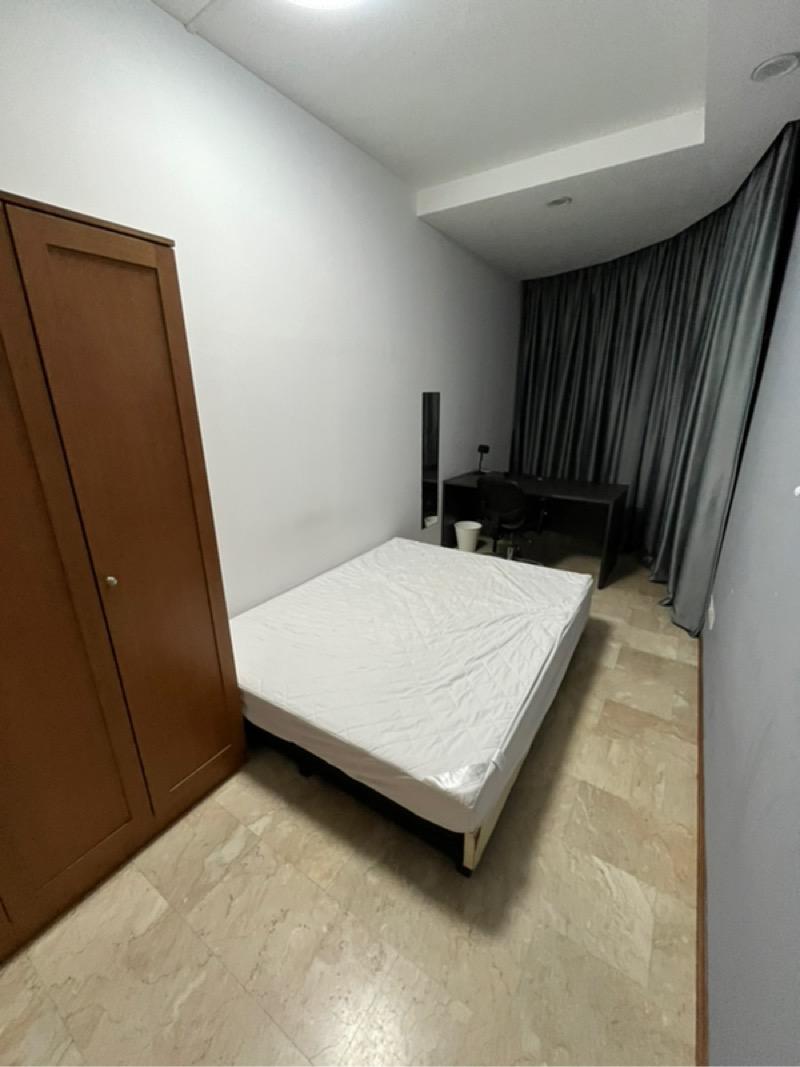 Condominium for Rent, Parc Oasis Condominium Room Rental, $1,300, 1 Bed 1 Bath 90 sqft $14.44 psf, SGD 1,300