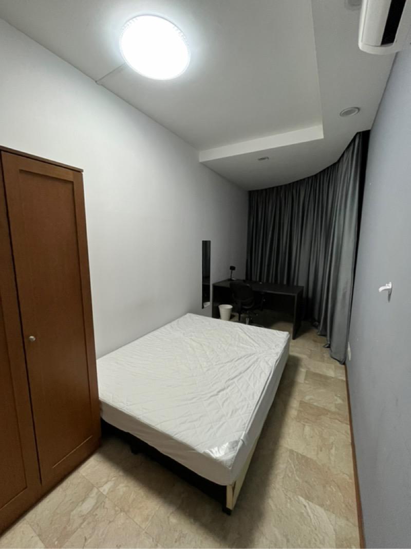 Condominium for Rent, Parc Oasis Condominium Room Rental, $1,300, 1 Bed 1 Bath 90 sqft $14.44 psf, SGD 1,300