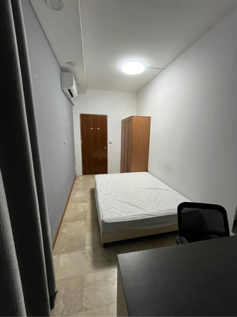 Condominium for Rent, Parc Oasis Condominium Room Rental, $1,300, 1 Bed 1 Bath 90 sqft $14.44 psf, SGD 1,300