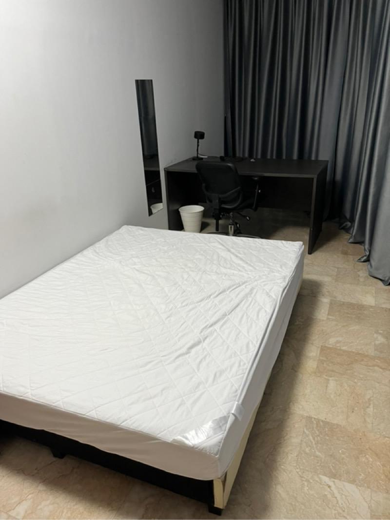 Condominium for Rent, Parc Oasis Condominium Room Rental, $1,300, 1 Bed 1 Bath 90 sqft $14.44 psf, SGD 1,300
