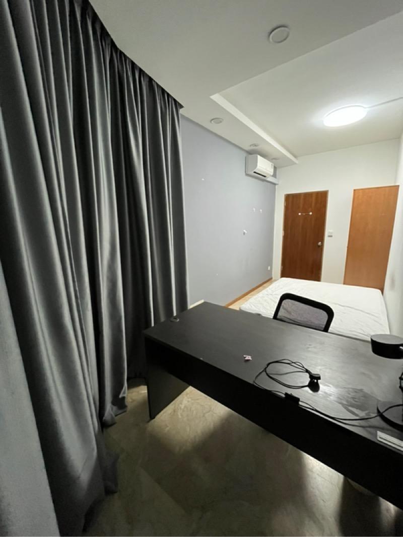 Condominium for Rent, Parc Oasis Condominium Room Rental, $1,300, 1 Bed 1 Bath 90 sqft $14.44 psf, SGD 1,300