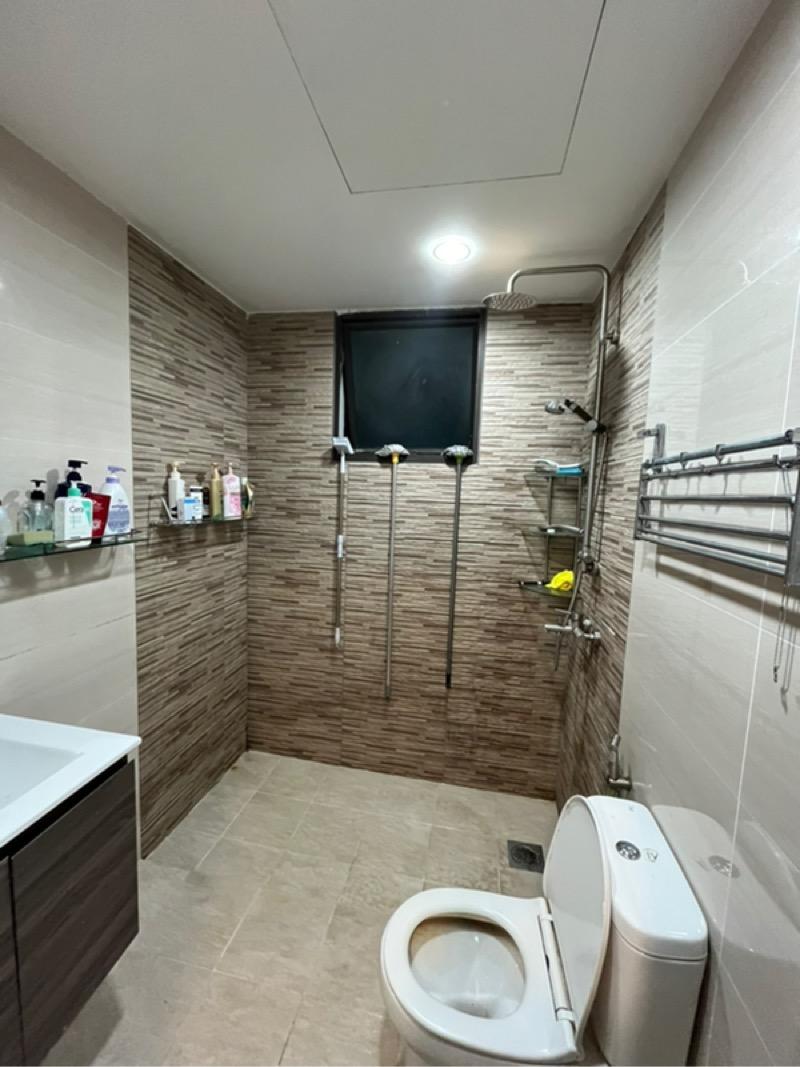Condominium for Rent, Parc Oasis Condominium Room Rental, $1,300, 1 Bed 1 Bath 90 sqft $14.44 psf, SGD 1,300