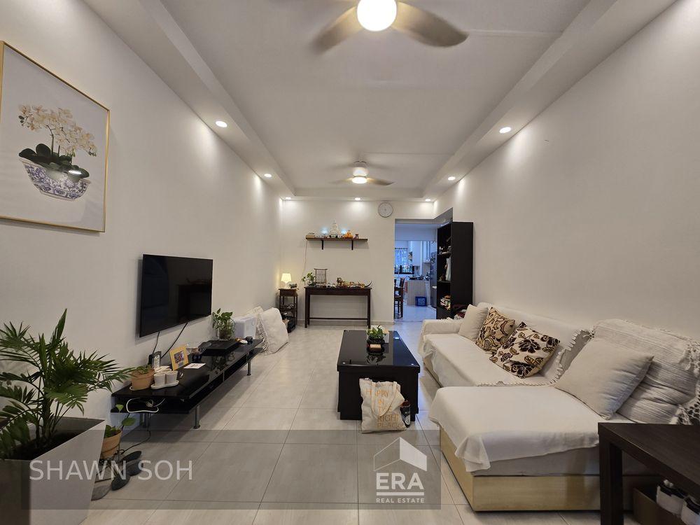 Prop-GPT: HDB - 2 room:   Tampines Street 21 202 Tampines Street 21 For Rent