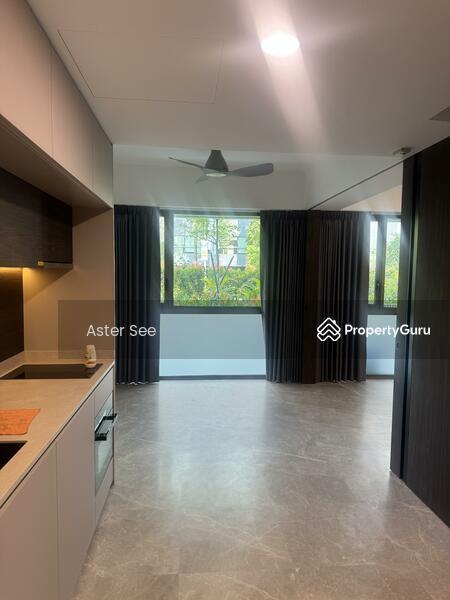Prop-GPT: Condominium: D04  The Reef at King's Dock