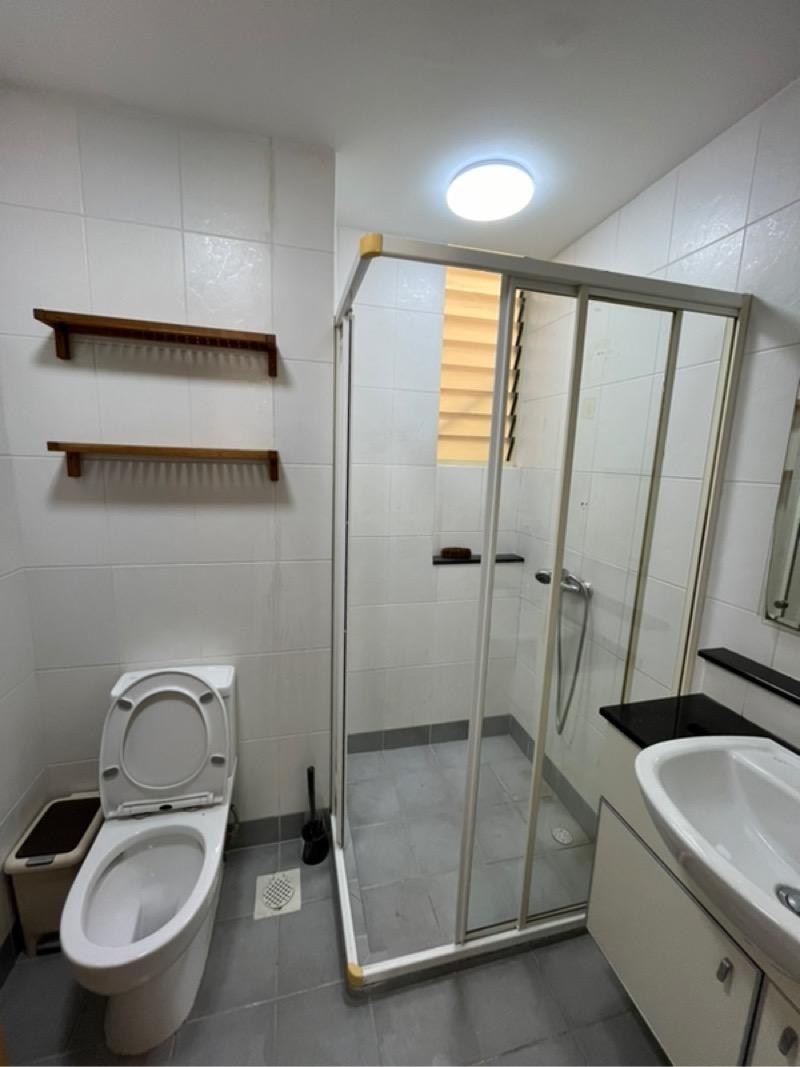 Apartment for Rent, Sims Green Apartment Room Rental, $1,600, 1 Bed 1 Bath 120 sqft $13.33 psf, SGD 1,600 | 99-year Leasehold
