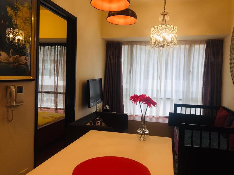 Prop-GPT: Apartment: D09  Robertson Edge