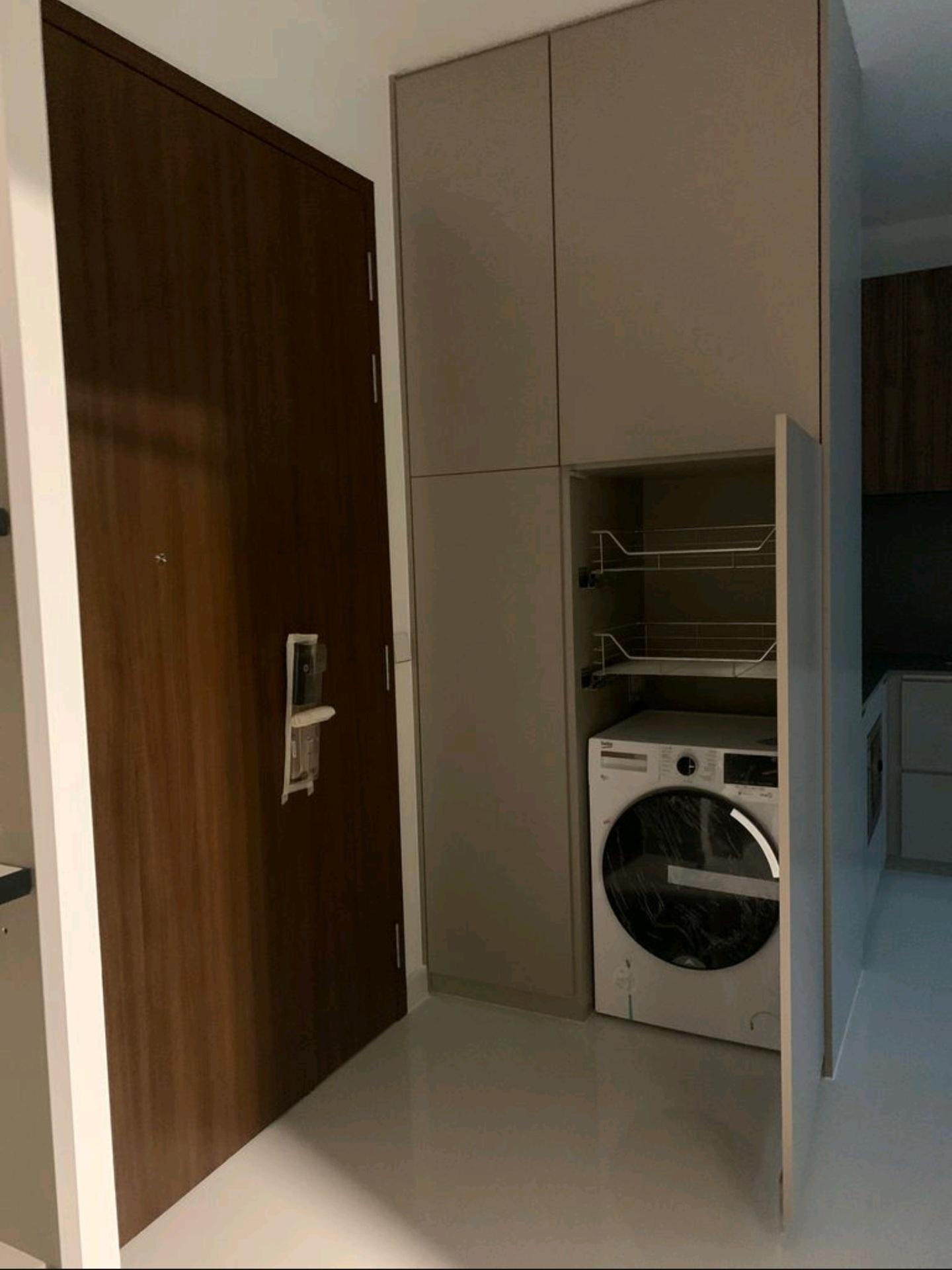 Condominium for Rent, Parksuites, SGD 5,000 | 110-year lease