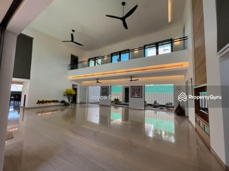 Prop-GPT: Bungalow - Good Class: D10 Holland Newly Renovated. Well Built, Well Maintained Gcb
