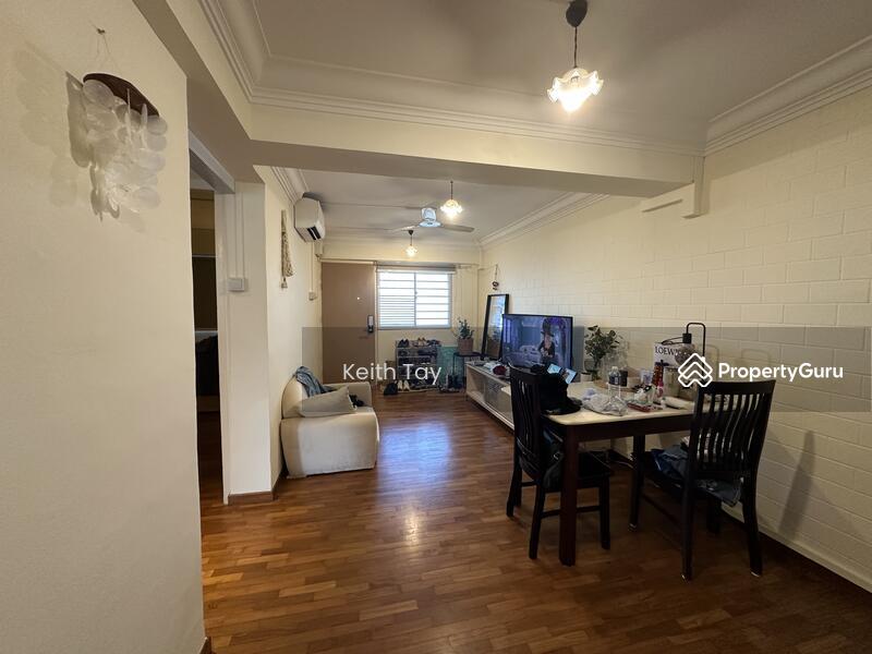 Prop-GPT: HDB Flat: D15 Marine Parade 32 Marine Crescent