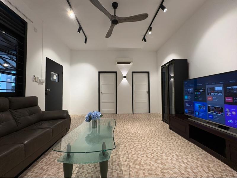 Prop-GPT: Terrace: D19  SERANGOON GARDEN ESTATE