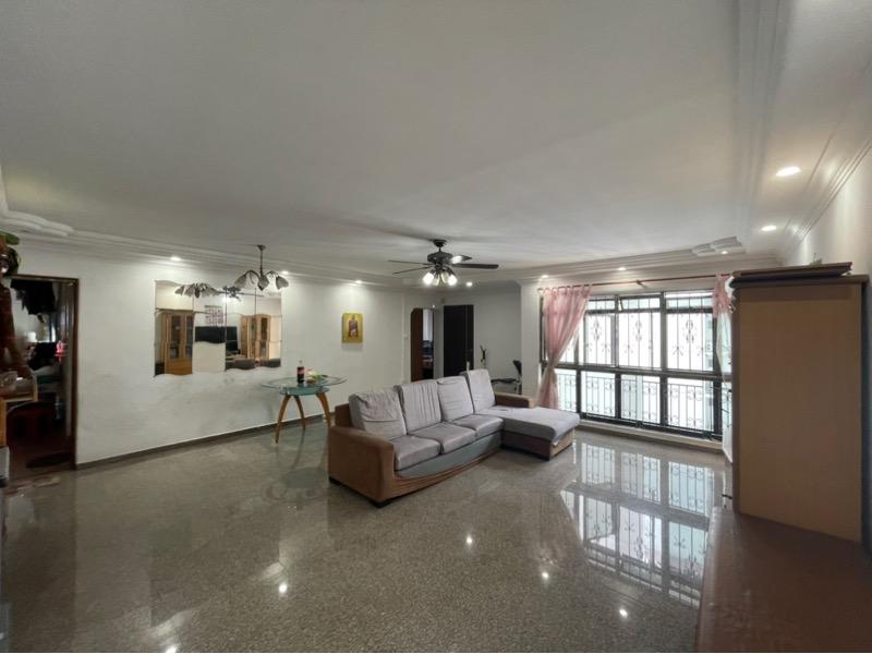 Prop-GPT: HDB Apartment: D19  122A Sengkang East Way