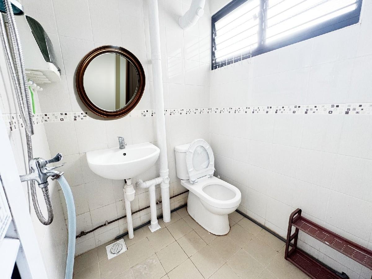 HDB Apartment for Rent, 3 Delta Avenue HDB Apartment For Rent, $3,900, 3 Bed 2 Bath 980 sqft $3.98 psf, SGD 3,900 | 99-year Leasehold
