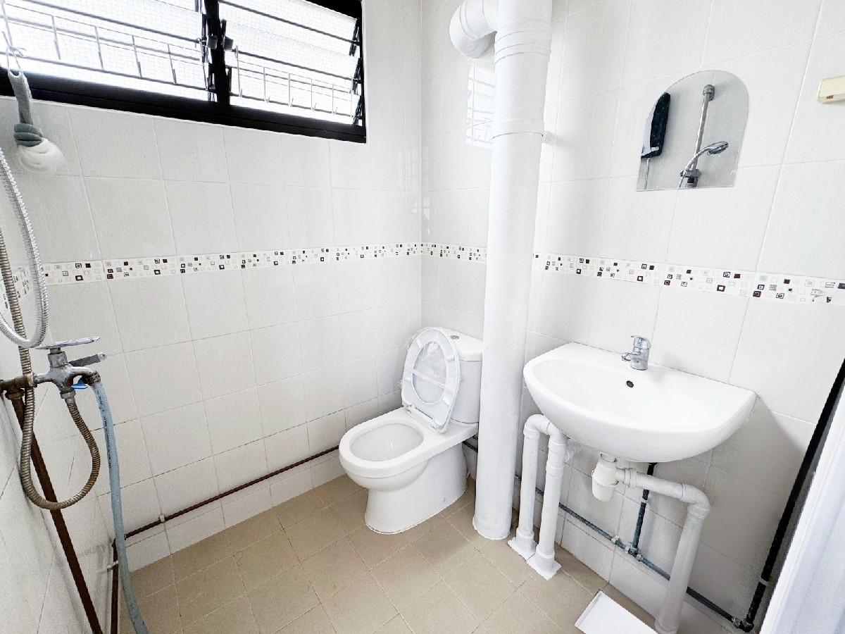 HDB Apartment for Rent, 3 Delta Avenue HDB Apartment For Rent, $3,900, 3 Bed 2 Bath 980 sqft $3.98 psf, SGD 3,900 | 99-year Leasehold