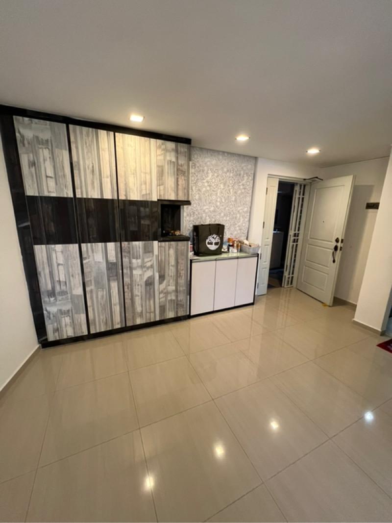 Prop-GPT: HDB Apartment: D22 Boon Lay 677A Jurong West Street 64