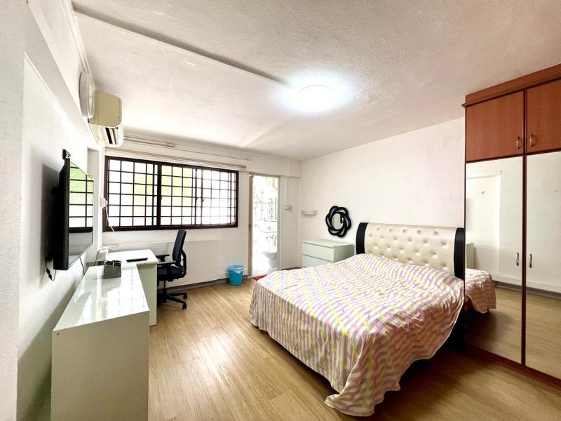 Prop-GPT: HDB Apartment: D19  616 Hougang Avenue 8