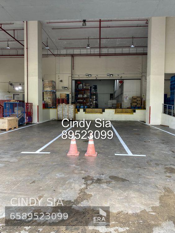 Prop-GPT: Light Industry:   Pasir Panjang Road Sutl House For Rent