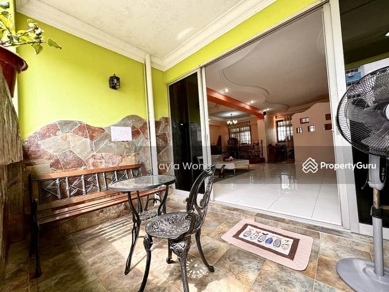 HDB Flat for Rent: D18, 520343