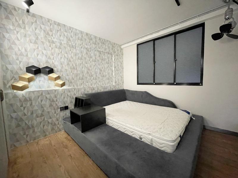 Prop-GPT: HDB Apartment: D19  502 Hougang Avenue 8