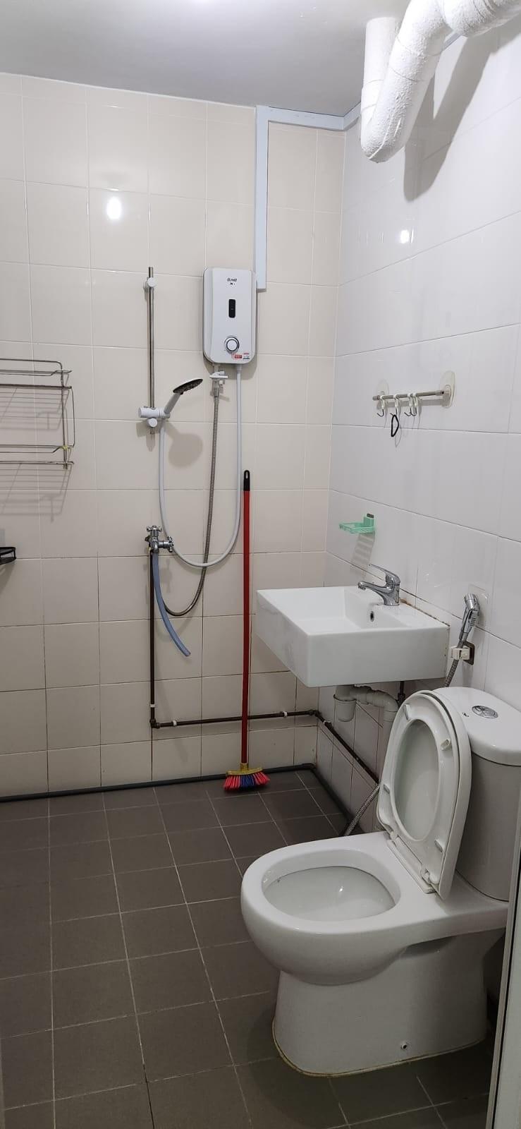 HDB Apartment for Rent, 52 Teban Gardens Road HDB Apartment For Rent, $3,600, 3 Bed 2 Bath 915 sqft $3.93 psf, SGD 3,600 | 99-year Leasehold