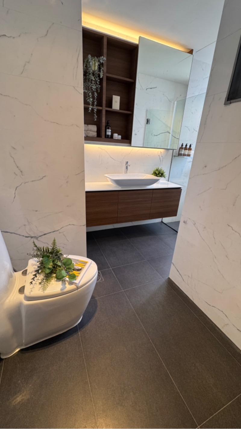 Apartment for Rent, The Legacy Apartment For Rent, $8,500, 3 Bed 3 Bath 2,594 sqft $3.28 psf, SGD 8,500 | Freehold