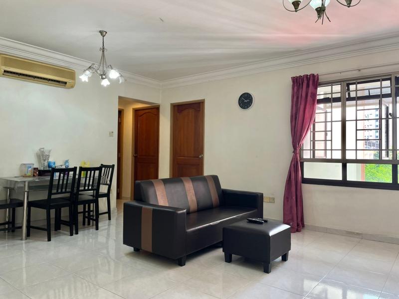 Prop-GPT: HDB Apartment: D19  980D Buangkok Crescent
